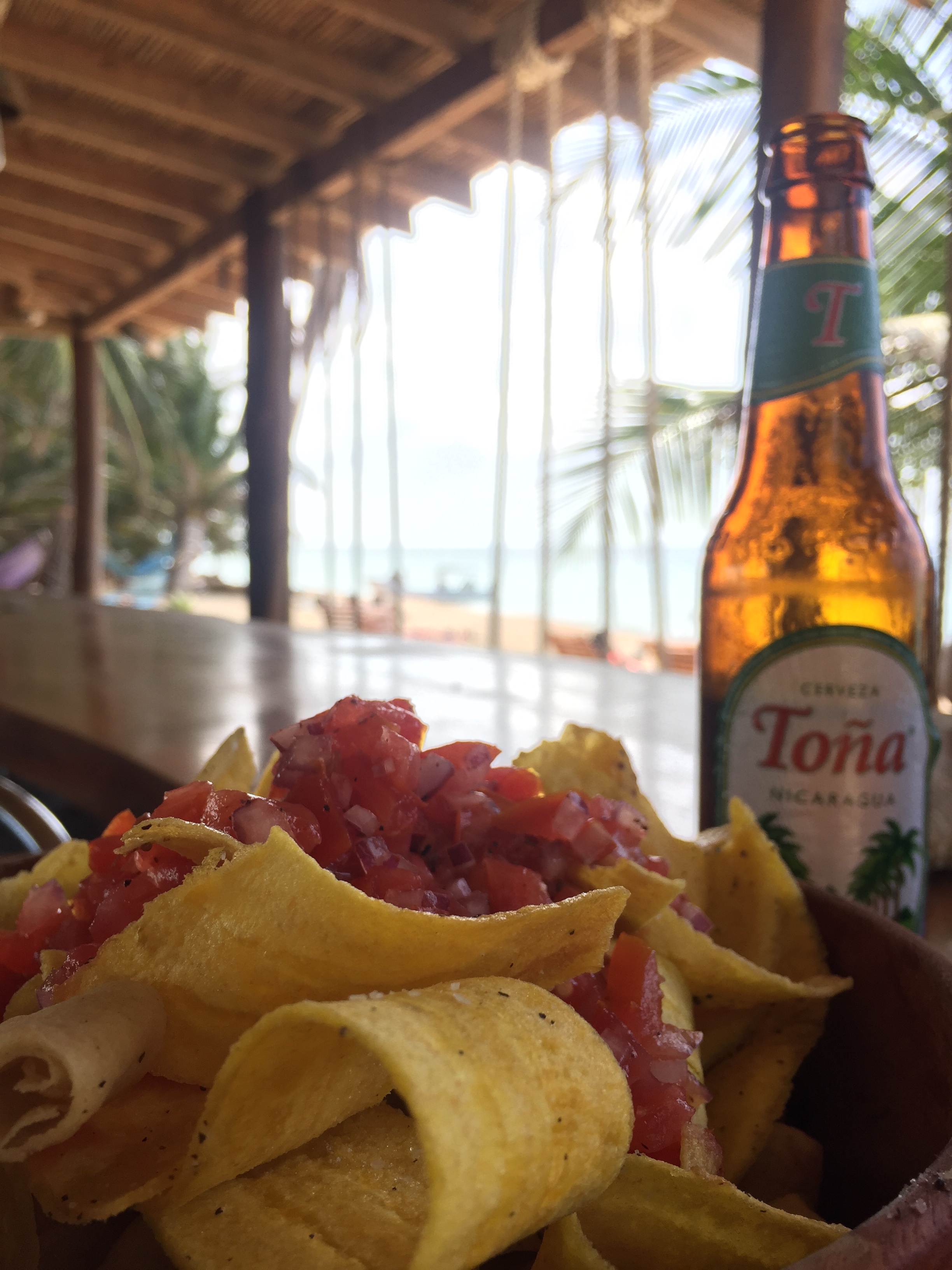 Platanitos mit Tomaten Salsa und Tona