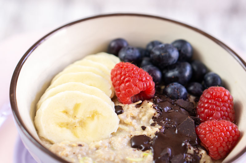 Zoats - Oats mit Zucchini (mit Beeren & Nüssen)