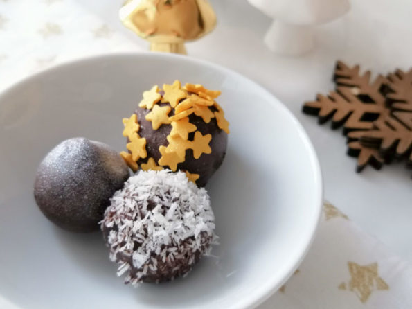 Weihnachtliche Raw Balls