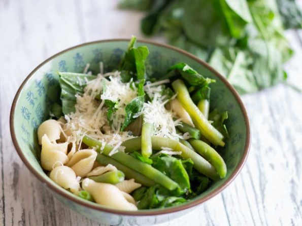 Pasta Salat mit Bohnen - sommerlich frisch!