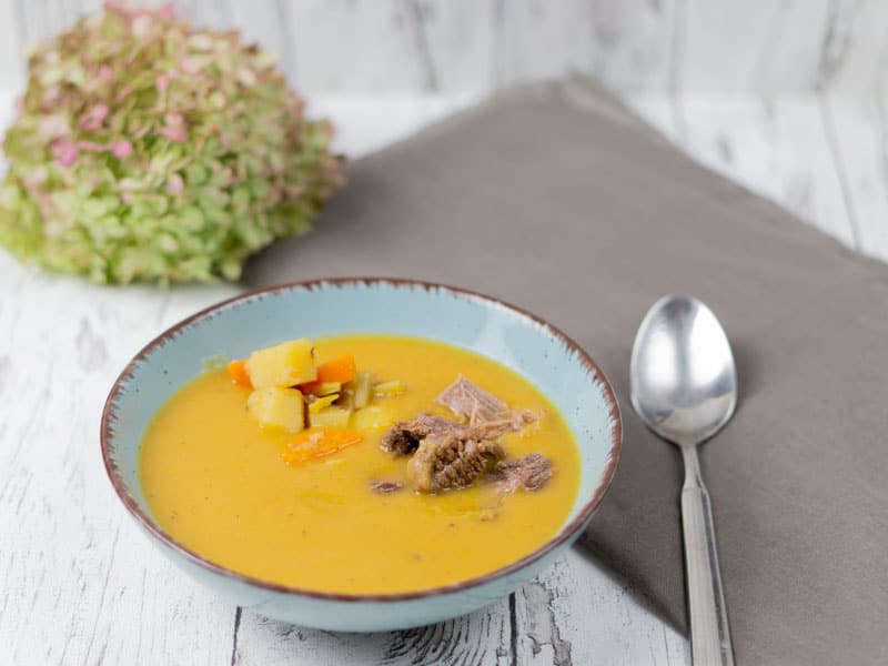 Gemüsesuppe mit Rindfleisch "Pichelsteiner Art"